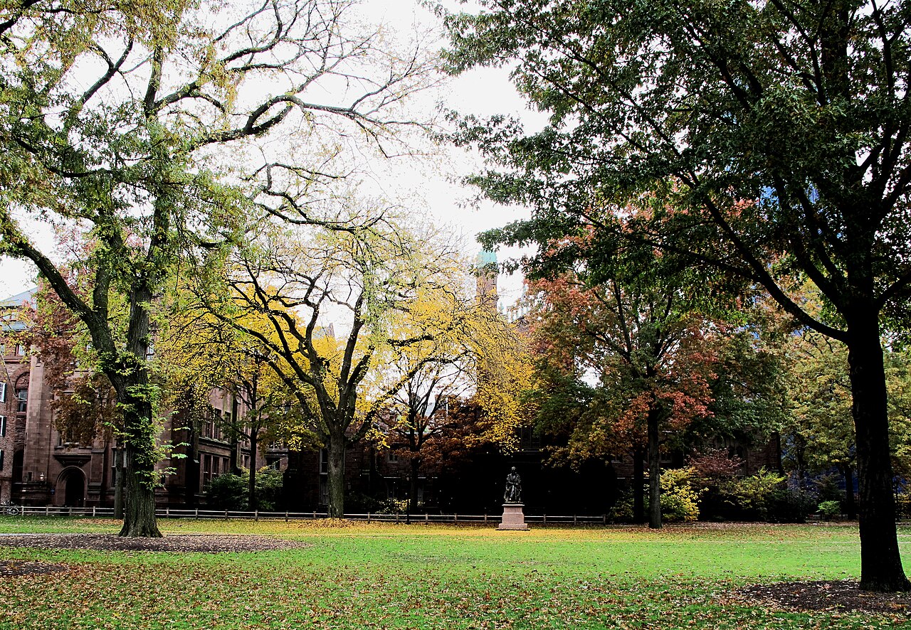 Yale’s Old Campus courtyard